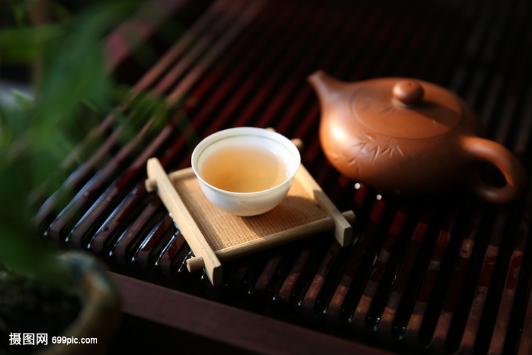 傳統茶器茶具陶瓷與茶館的文化魅力